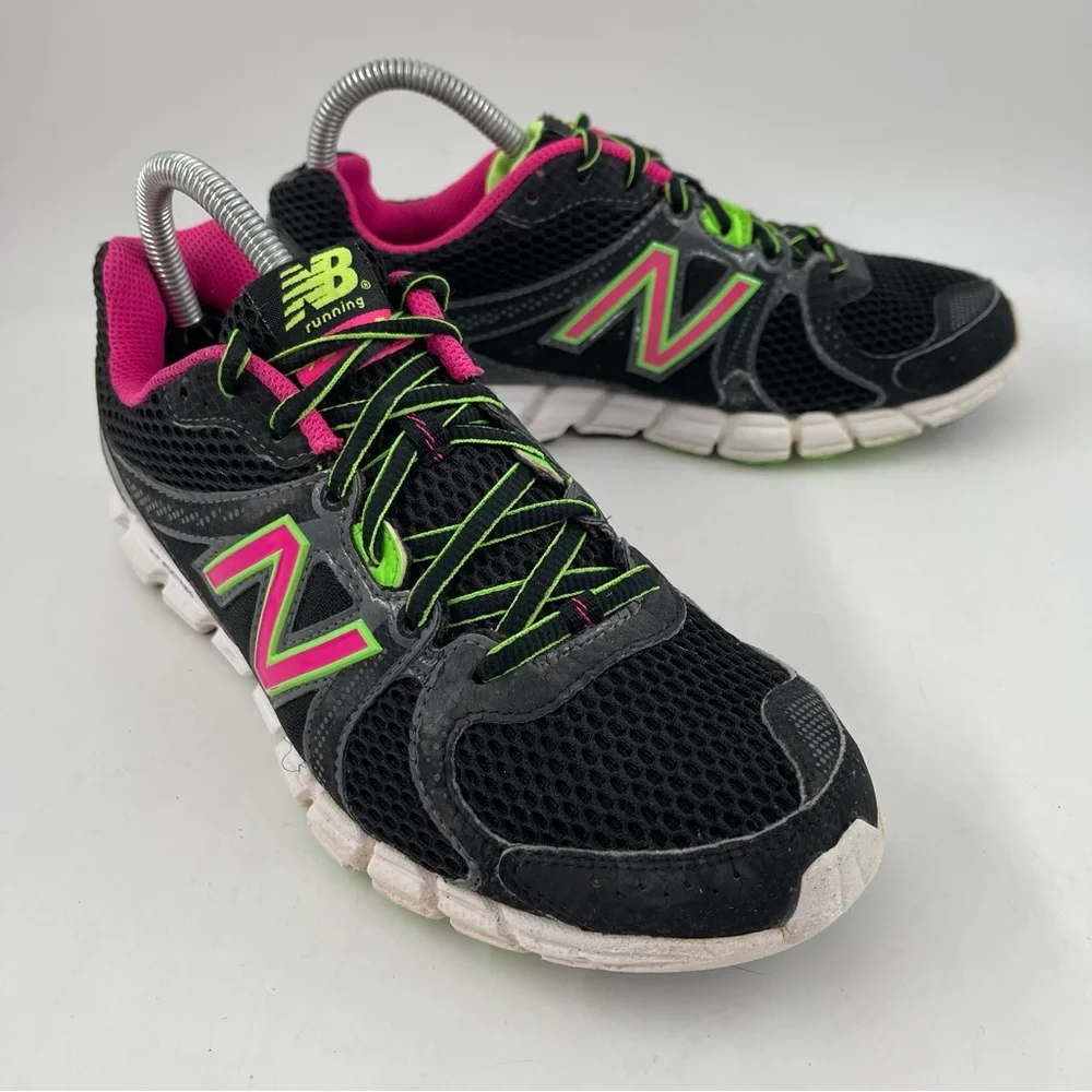 New Balance Women’s 750v2 Black Pink Low Top Lace-Up Running Shoes - Size 8